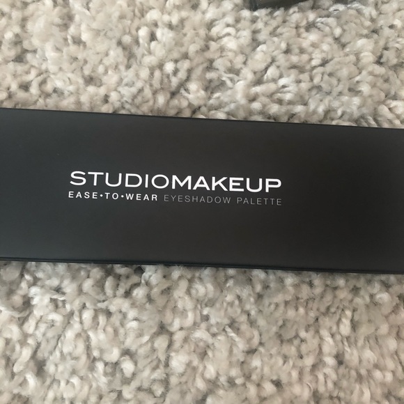 EYESHADOW bundle!!! - Picture 5 of 8